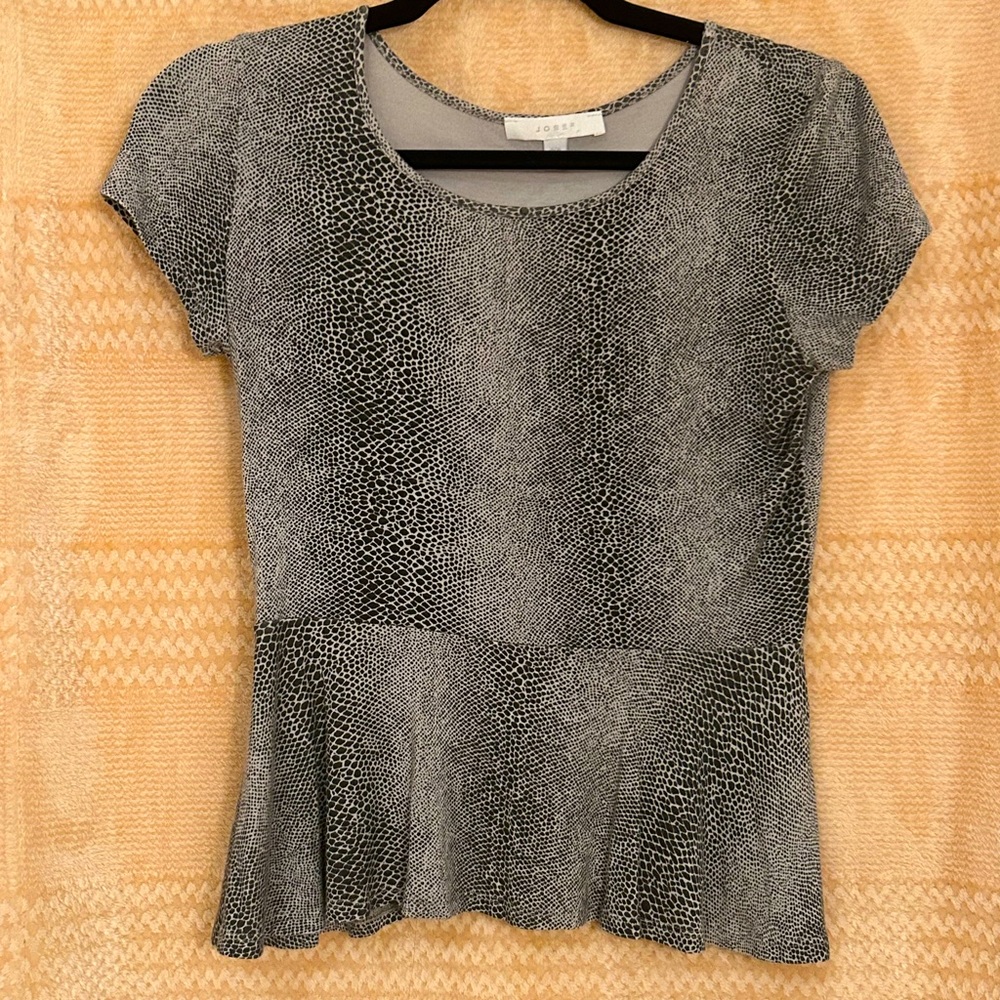 NWOT Joseph Ribkoff/Josef Made in Canada Short Sleeve Blouse Size M